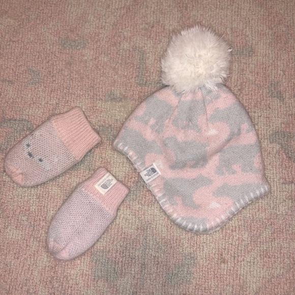 north face infant hat and mittens